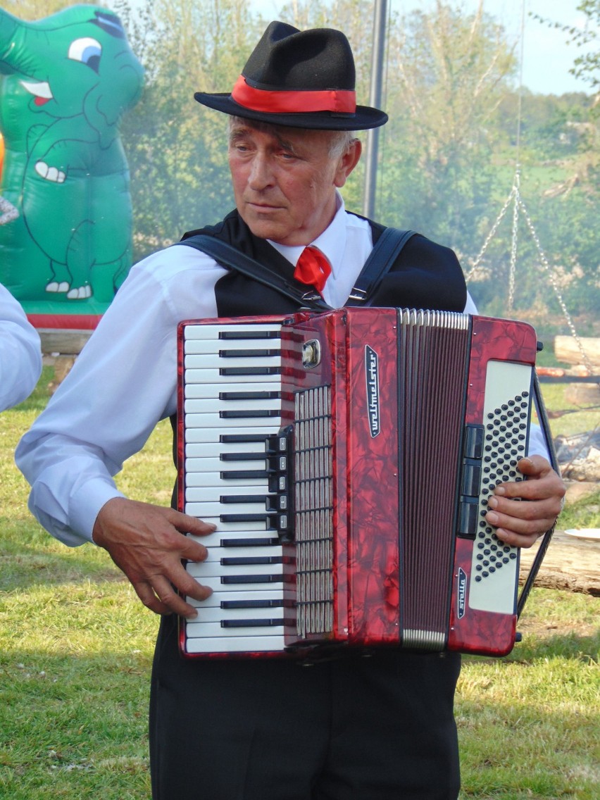 Kapela Ludowa „Znad Prosny” od blisko 20 lat bawi swoją muzyką mieszkańców powiatu