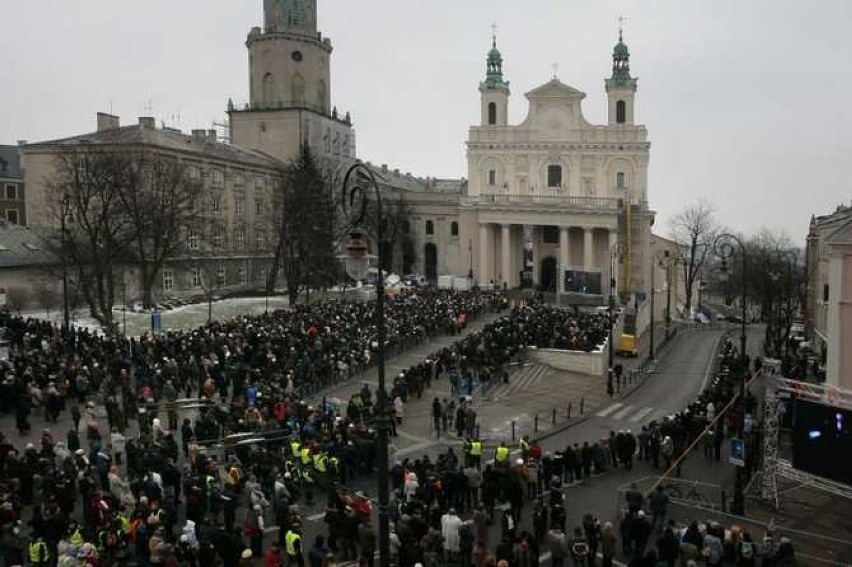 Tysiące ludzi przyjechało do Lublina, żeby pożegnać abp....