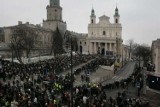 Tłumy na pogrzebie abp. Życińskiego w Lublinie 