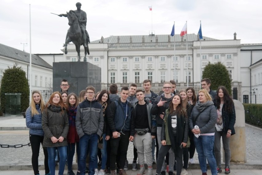 Warszawa da się lubić! Wycieczka edukacyjna uczniów z ZSP w Sierakowicach