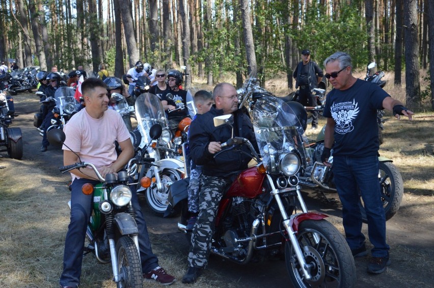 MotoStachuriada 2019. Parada motocykli przejechała przez Grochowice [ZDJĘCIA, FILM]