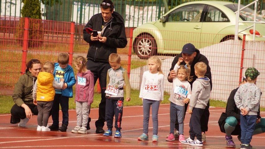 Najmłodsi biegacze także rywalizowali w Green Run 2021 w...