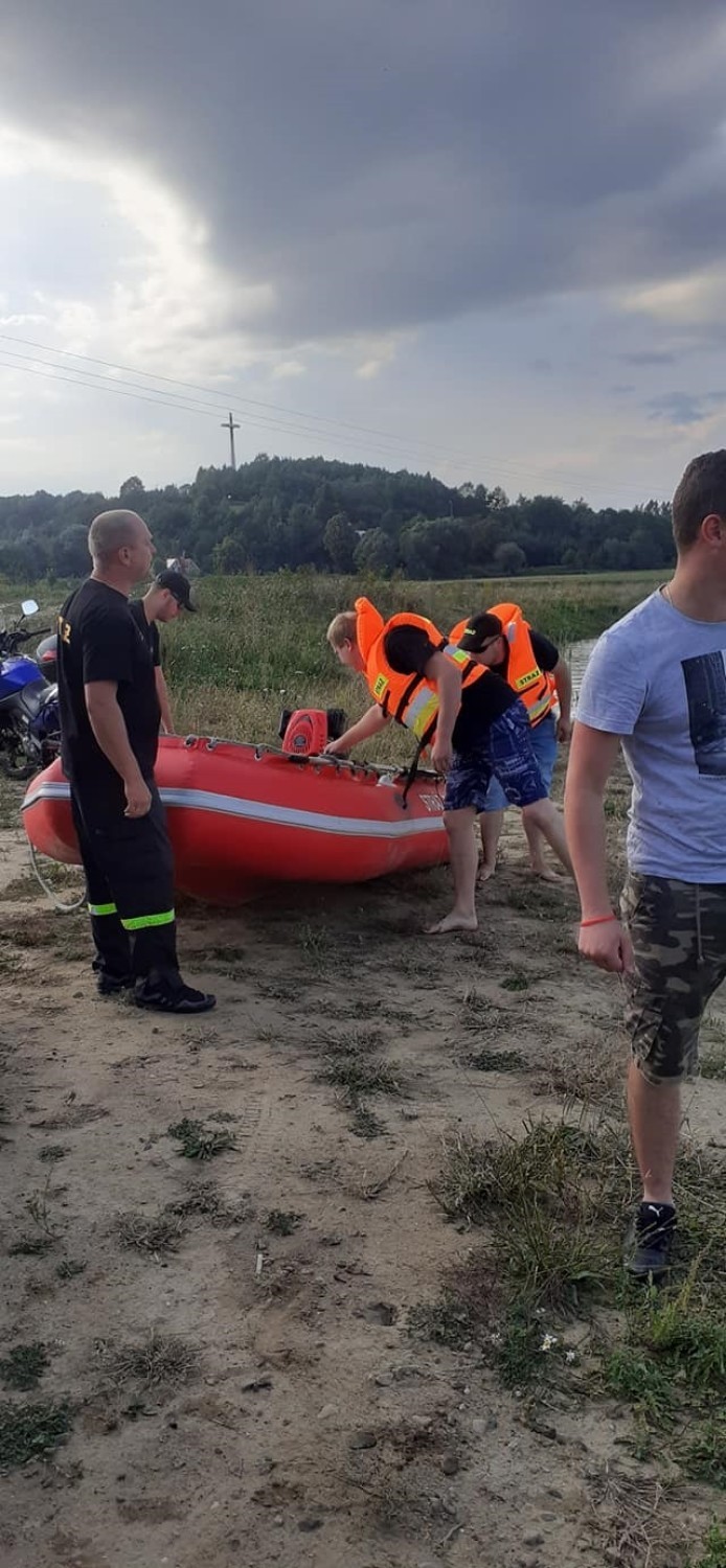 Strażacy-ochotnicy z Ujazdu trenowali na wodzie [ZDJĘCIA]