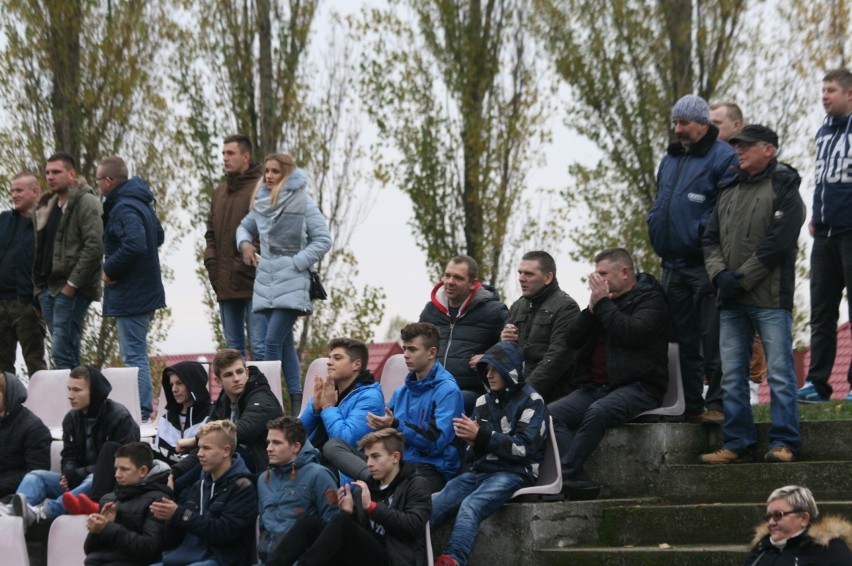 Zjednoczeni Piotrków Kujawski - Noteć Łabiszyn 2:6 w 13. kolejce 5 ligi [zdjęcia]