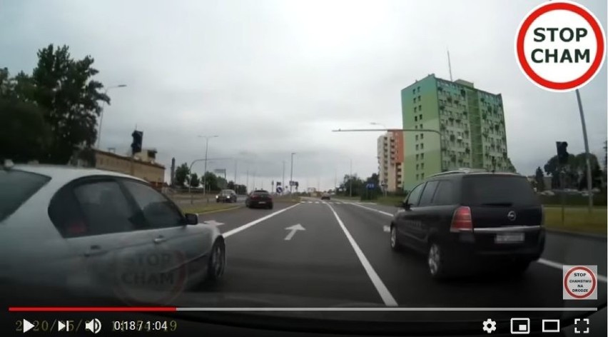 Szokująca agresja na drodze w Kielcach. Niebezpieczny manewr i wyzwiska (ZOBACZ FILM)