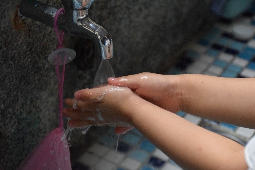 Myj często i dokładnie ręce. To jeden z najskuteczniejszych...