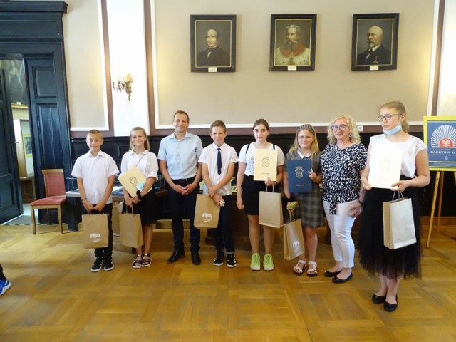 32 zdolnych uczniów otrzymało nagrody burmistrza Chełmna