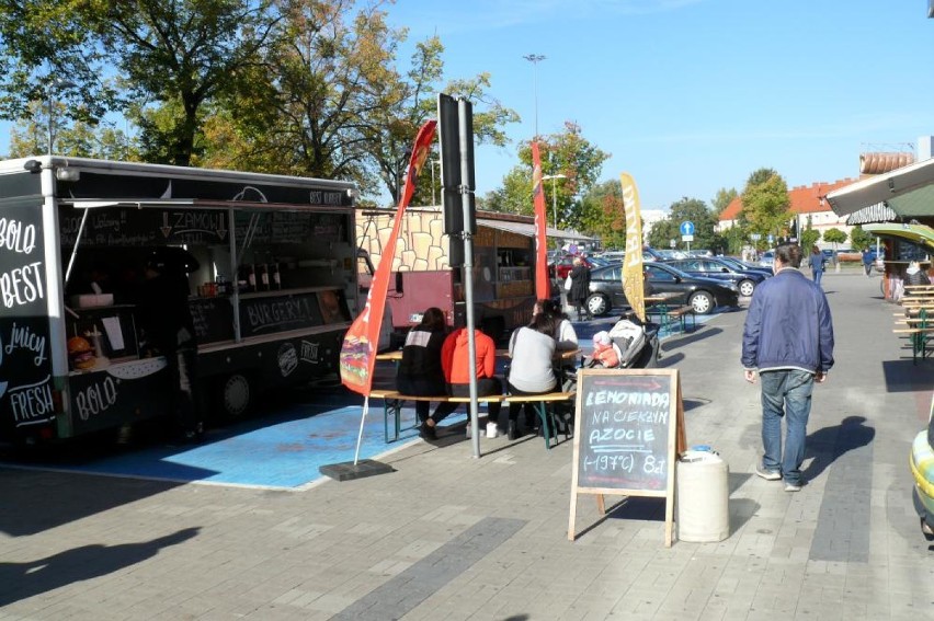 Food trucki po raz ostatni w tym roku w Pile. Czekają przy Atrium Kasztanowa! 