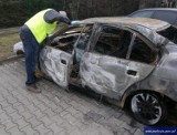 Wypadek w Ostródzie. Potrącił kobietę, uciekł i spalił samochód [ZDJĘCIA]