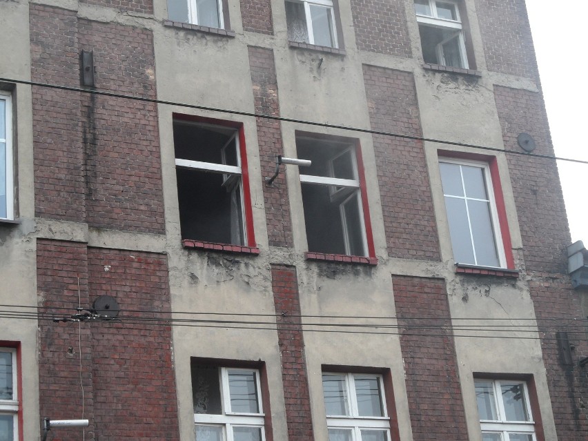 Świętochłowice: Pożar mieszkania przy ul. Chorzowskiej 77 [ZDJĘCIA, WIDEO]