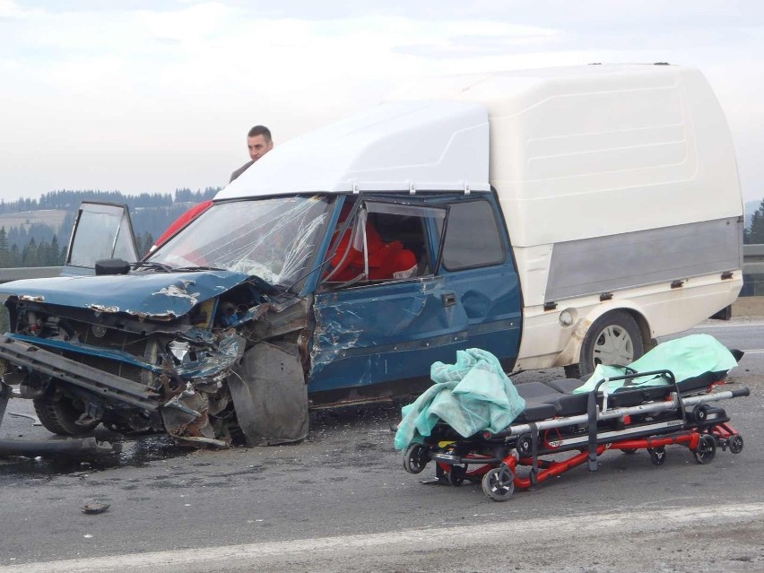 Wypadek na Zakopiance: Tir wjechał w poloneza [ZDJĘCIA]
