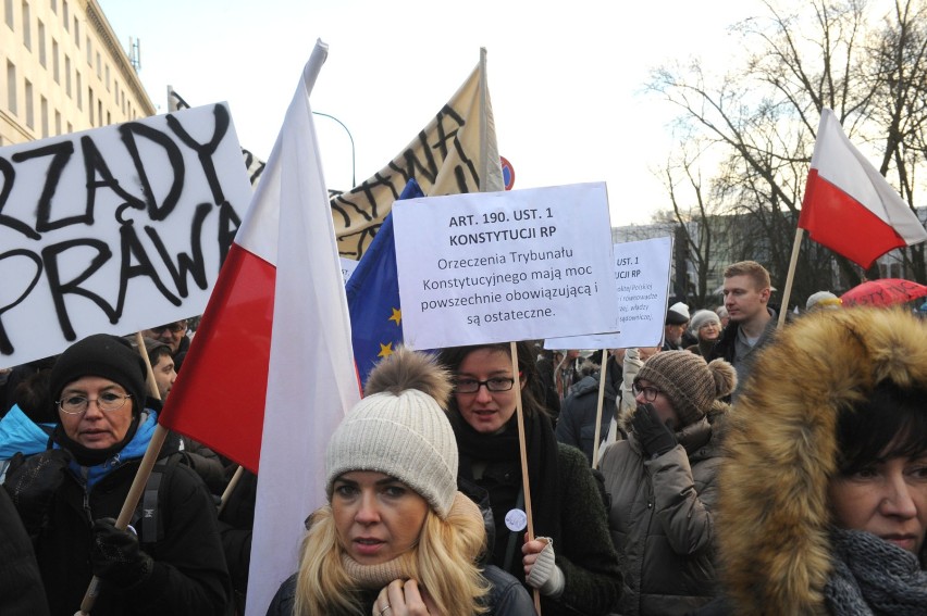 Demonstracja KOD w Warszawie. W sobotę znów będą protestować...