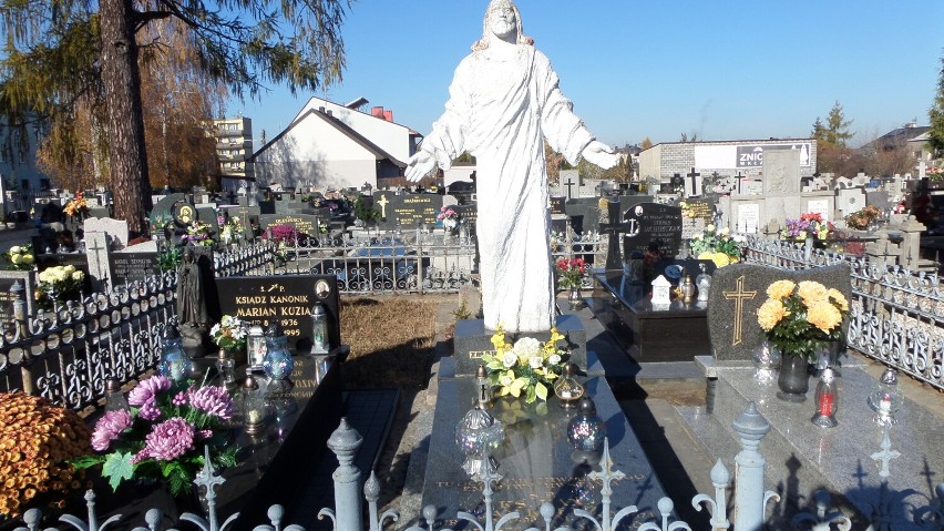 Najstarsze nagrobki na najstarszym cmentarzu w Myszkowie ZDJĘCIA