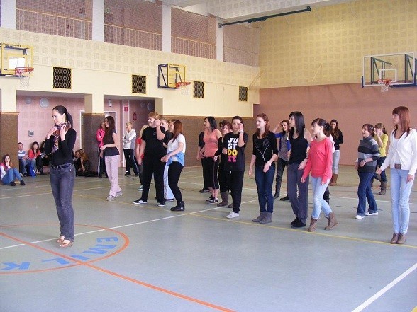 Lekcje tańca

Zajęcia prowadzone przez mistrzów tańca klasy...