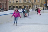 Częstochowa: amatorzy łyżwiarstwa mogą pojeździć na Biegańskiego. Na razie tłumów nie ma [ZDJĘCIA]