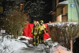 Zakopane. Pożar mieszkania w bloku. Nie żyje mężczyzna wyniesiony przez strażaków 