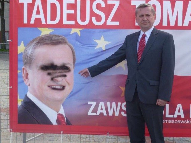 Kto zniszczył banery wybocze Tadeusza Tomaszewskiego?