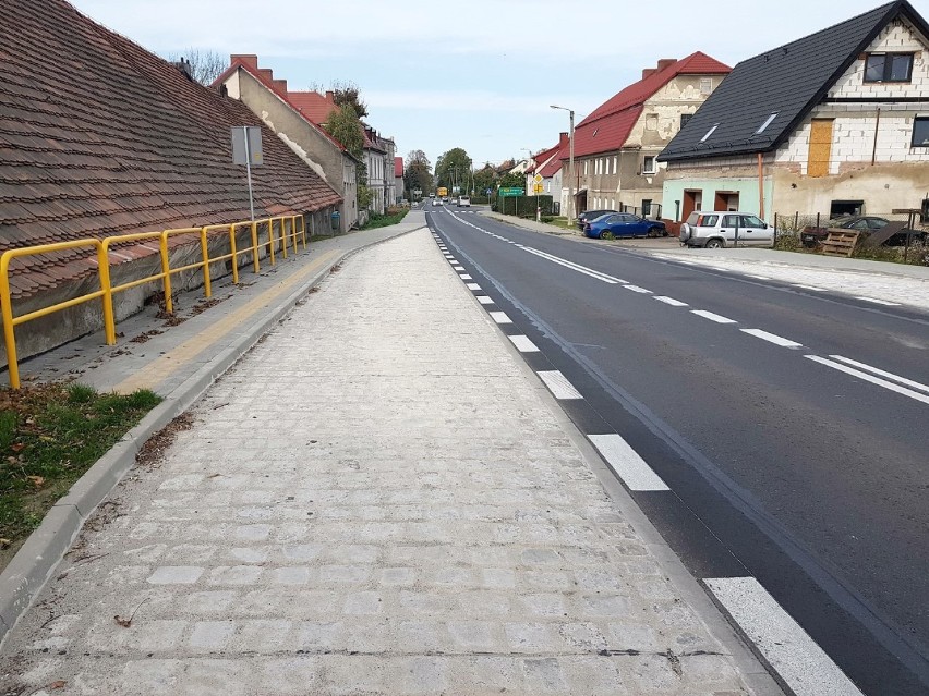 Piesi i pasażerowie są bezpieczni. Nowe zatoki autobusowe i przejścia (ZDJĘCIA)