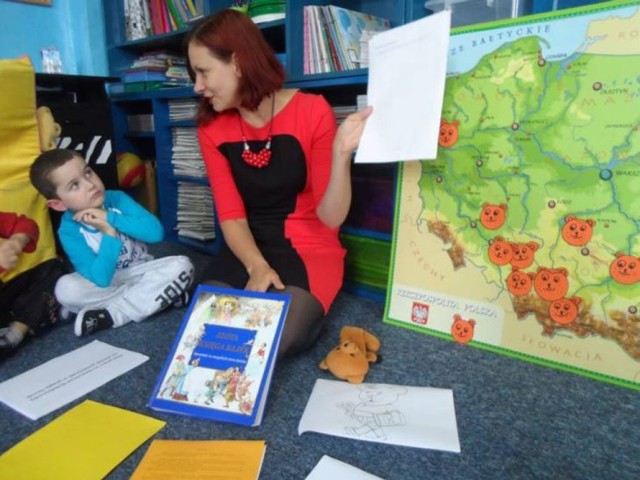 240 pluszaków uda się w podróż literacką po polskich przedszkolach