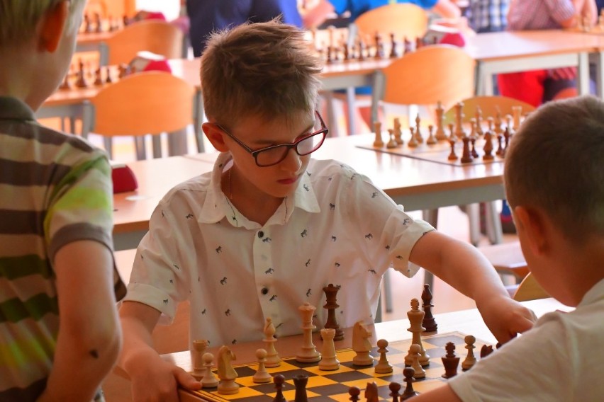 Młodzi szachiści pokazali swoje umiejętności [GALERIA ZDJĘĆ]
