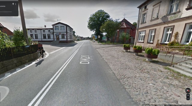 Widok z DK20 w Łubowie na feralne skrzyżowanie