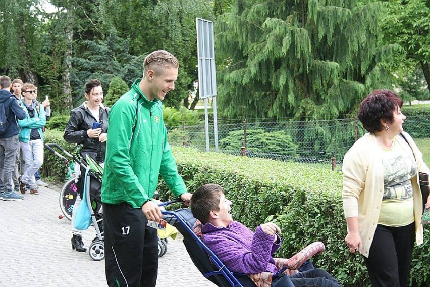 Zawodnicy Górnika zaprosił niepełnosprawne dzieci na wycieczkę do Zamościa (ZDJĘCIA)