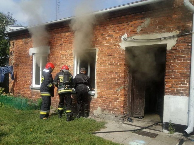 Pożar na ul. Piekarskiej w Zduńskiej Woli