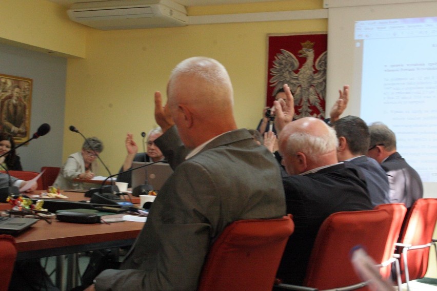 Września: Sesja Rady Powiatu. Radni przekazali 8 milionów złotych na szpital [ZDJĘCIA]