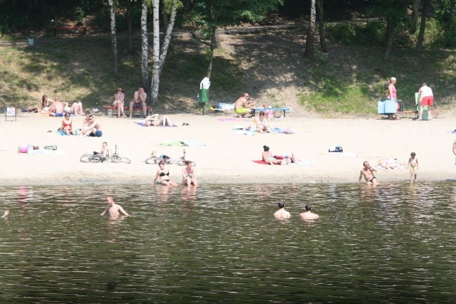 Balaton Wodzisław 2013. Zdjęcia z 20 czerwca. Na plaży pełno ludzi.