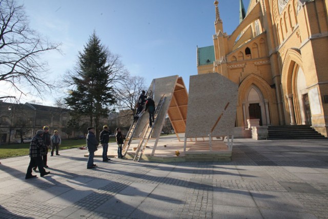 Szopka bożonarodzeniowa 2013 przed katedrą w Łodzi