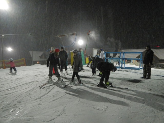 W naszym regionie nadal czynny jest stok narciarski przy zajeździe Fojutowo w Borach Tucholskich (na zdjęciu). Szusować można też na Kurzej Górze nad Drwęcą.