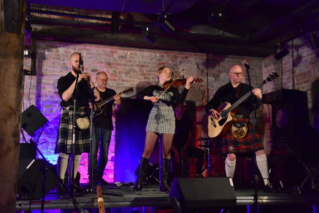 Koncert grupy Celtic Fusion and Dance w Cukrowni Żnin. Organizator: Żniński Dom Kultury.