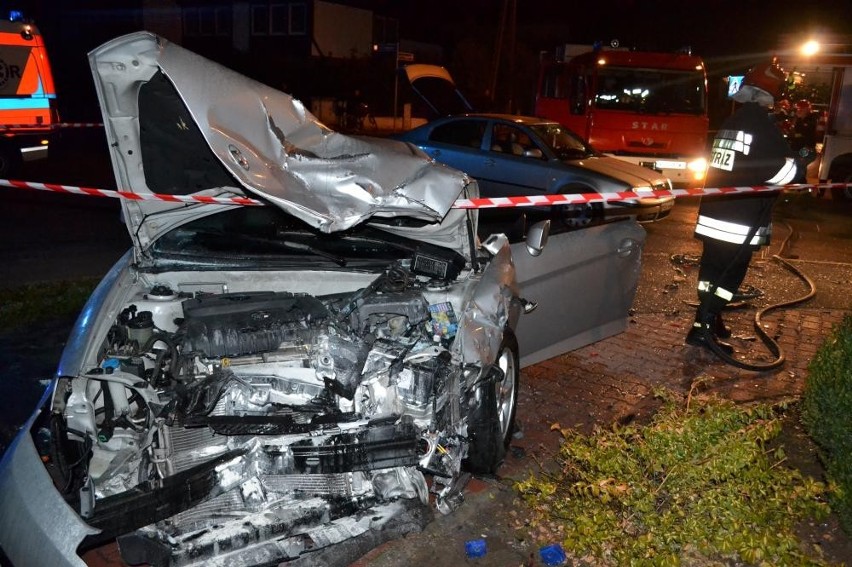 Ostrów: Dwoje dzieci rannych w wypadku na skrzyżowaniu ulic Gorzyckiej i Traugutta [ZDJĘCIA]
