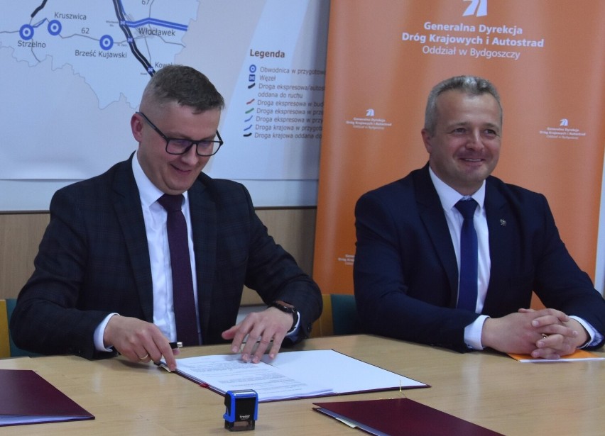 Umowa na budowę ścieżki pieszo - rowerowej w gminie Nowa...