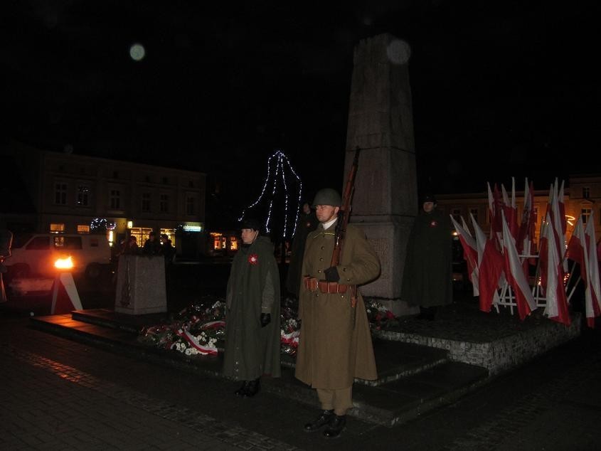 Wieńce i &quot;Apel poległych&quot; w rocznicę Powstania Wielkopolskiego [FOTO]