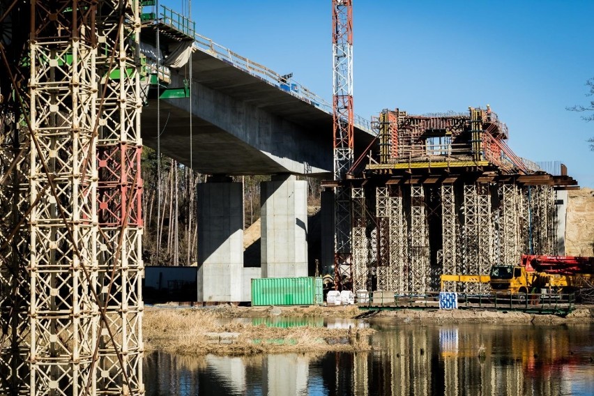 Budowa mostu w Tryszczynie.