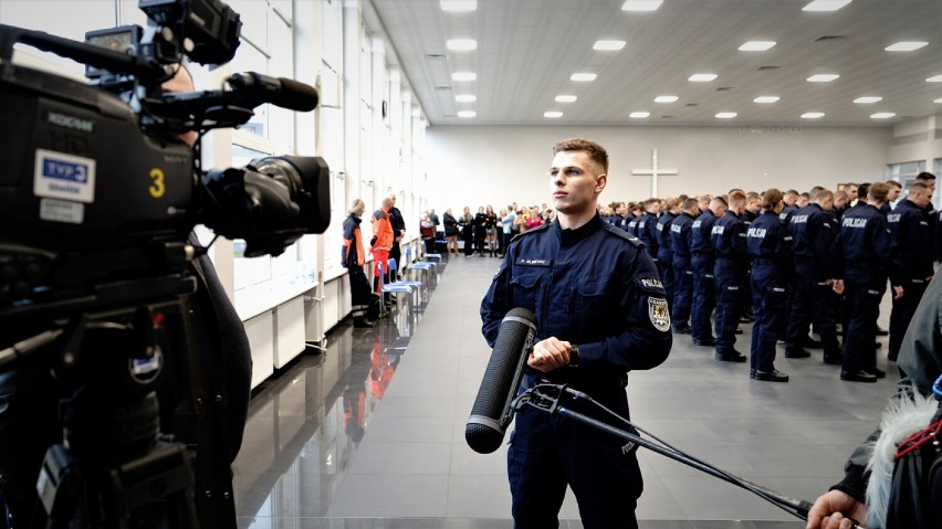 Nowi funkcjonariusze w szeregach policji. Uroczystość ślubowania w Gdańsku | ZDJĘCIA