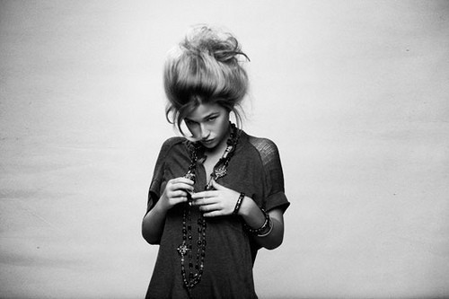 Selah Sue po raz pierwszy w Polsce

Selah Sue, która naprawdę nazywa się Sanne Putseys, to wschodząca gwiazda muzyki soulowej , nazywana europejskim odpowiednikiem Erykah Badu i Lauryn Hill. 8 marca artystka zagra we Wrocławiu.

WIĘCEJ O KONCERCIE