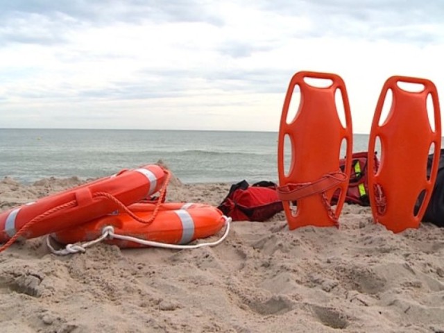 Mierzeja Wiślana. W sobotę 11 sierpnia na plaży w Krynicy Morskiej zaginął 19-latek. Mężczyzna ostatni raz widziany był podczas kąpieli w morzu.