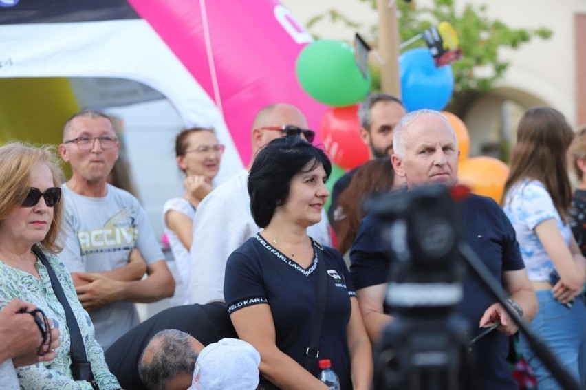 W Kielcach zagrał Największy Zespół ROCK’owy. Ależ było szaleństwo! Zobaczcie zdjęcia z koncertu na Rynku 