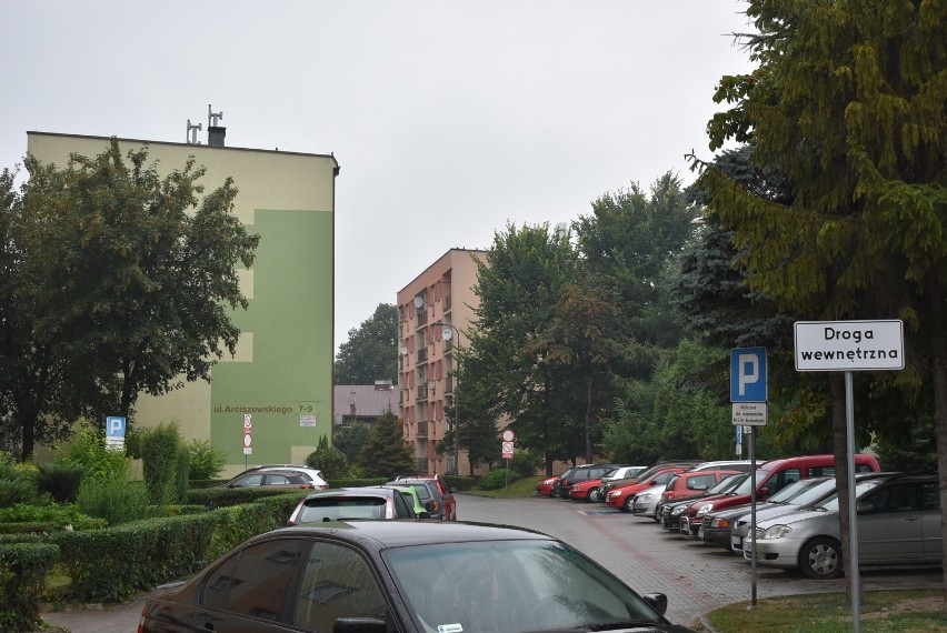 Mieszkańcy ul. Arciszewskiego w Oświęcimiu nie czują się bezpiecznie. Powodem melina "pod chmurką"