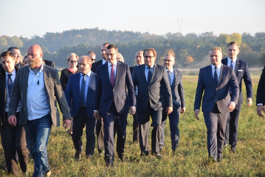 O drugim stopniu na Wiśle rozmawiał premier Mateusz Morawiecki podczas wizyty w Siarzewie [zdjęcia]
