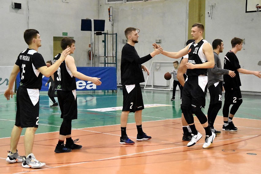 Koszykówka. W meczu III ligi Enea Basket Piła wygrał z MKS Września. Zobaczcie zdjęcia