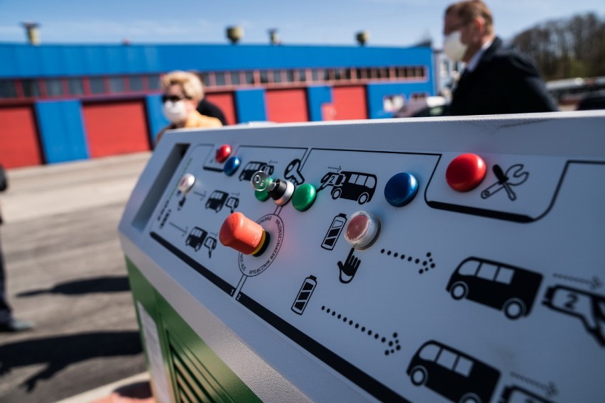 Zajezdni MZK w Koninie zostały zamontowane trzy ładowarki  do autobusów elektrycznych