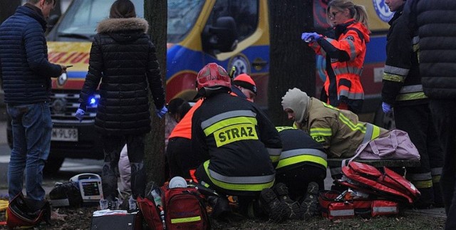 W przeszłości wiele razy było tak, że pierwsi na miejscu zdarzenia byli strażacy. Do czasu przyjazdu karetki z innego miasta to oni udzielali pierwszej pomocy.