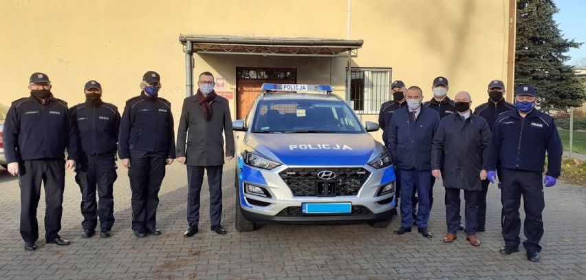 Nowy Hyundai Tucson trafił do policjantów z Komisariatu Policji w Warcie 