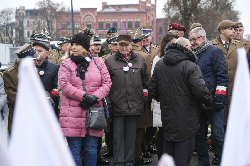 W programie środowych obchodów było m.in. złożenie kwiatów...