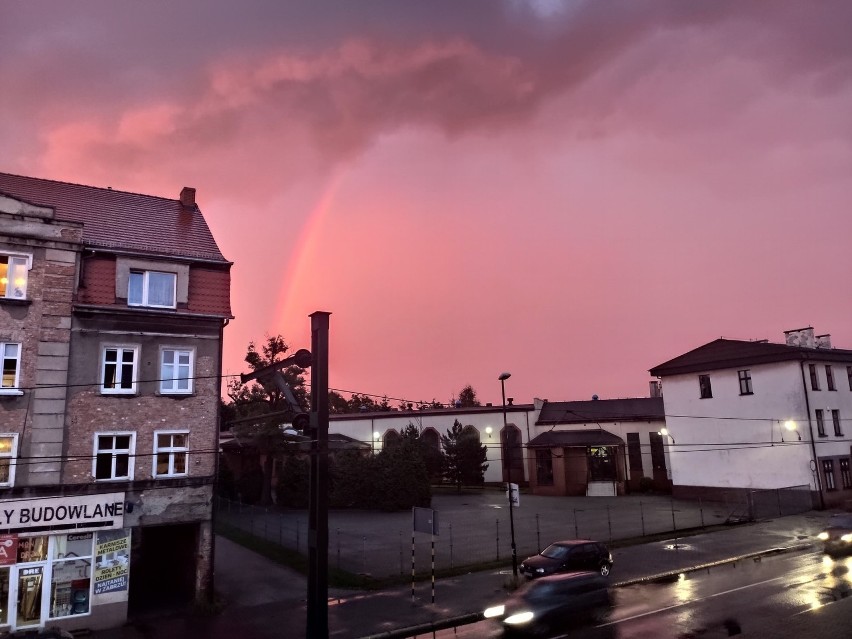 Różowe niebo nad Śląskiem: Jak powstało to niesamowite...