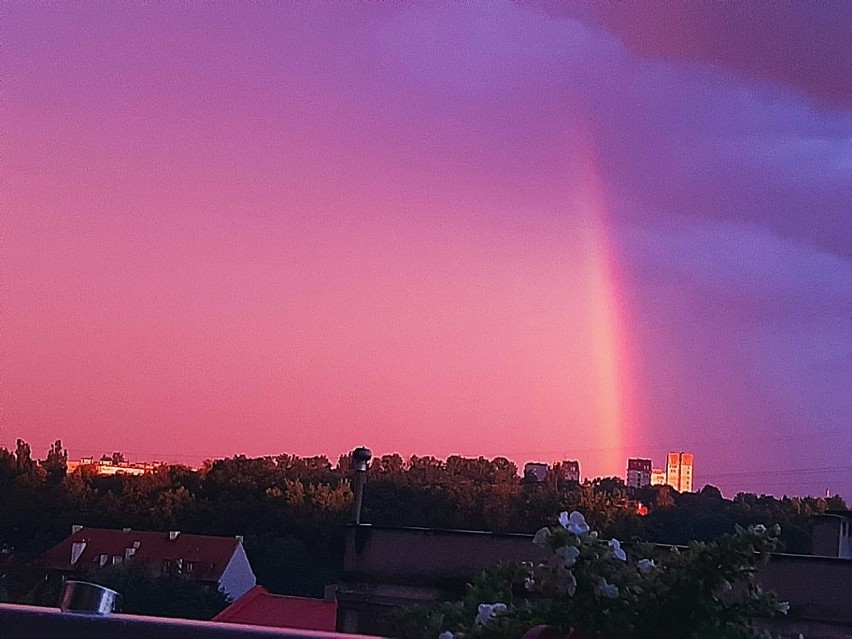 Różowe niebo nad Śląskiem: Jak powstało to niesamowite...