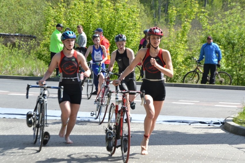 UKS Dziewiątka OSRiR Kalisz. Udane starty triathlonistów